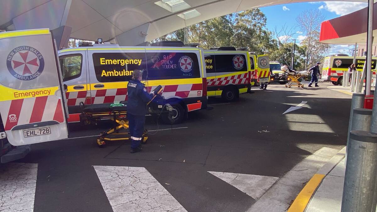 It took an average to 21 minutes for patients to be transferred from an ambulance to hospital care in the June quarter across the Illawarra Shoalhaven Local Health District . Picture by Glenn Ellard.