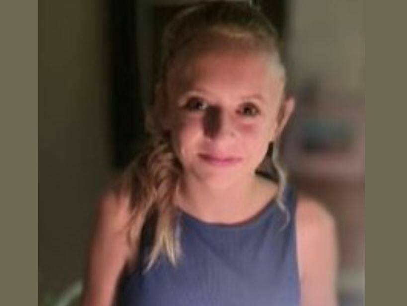 Phoebe Brook, 15, was last seen in Bomaderry on Tuesday. She has long purple hair. Picture supplied. 