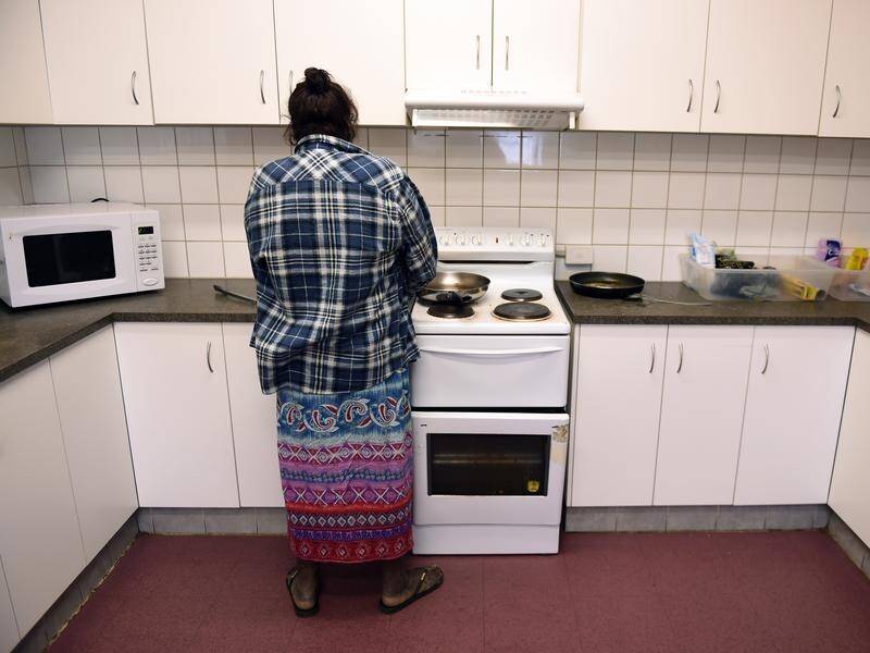 Wait times for government financial support have been reduced for women fleeing domestic violence. (Dan Peled/AAP PHOTOS)